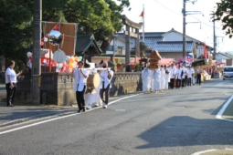 08船着き場までの行列2